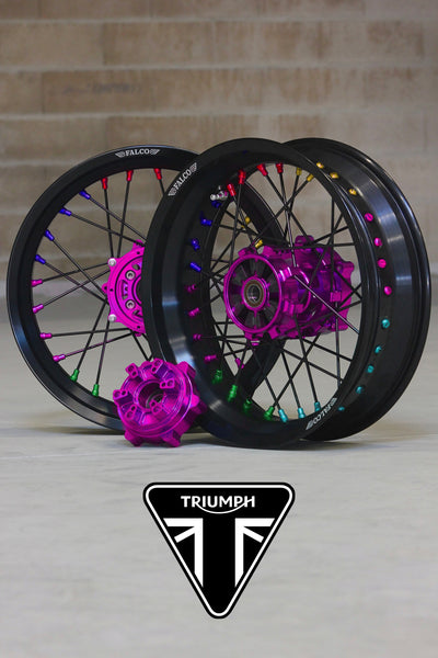 TRIUMPH - Street scrambler TRIUMPH - Street triple TRIUMPH - Trident 660 TRIUMPH - Thruxton TRIUMPH - Speed twin TRIUMPH - Speedmaster TRIUMPH - Bobber TRIUMPH - Bonneville TRIUMPH - Street Twin TRIUMPH - Tiger 900 TRIUMPH - Scrambler 1200 хс JANTES TUBELESS FALCO® 100% PERSONNALISABLES RIMS WHEELS